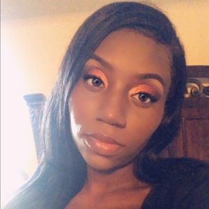 Meet your Posher, Kindra